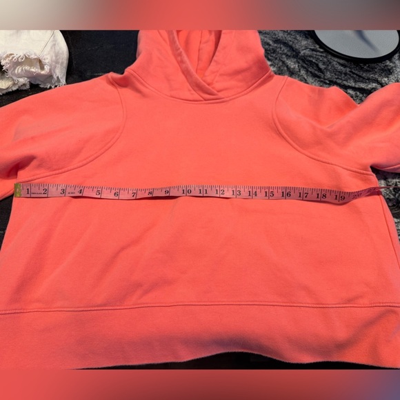 Lululemon loungeful cropped hoodie. Size 10 - Picture 4 of 8